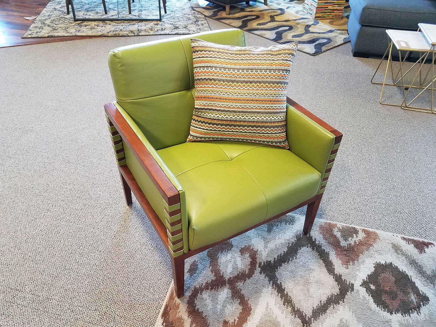Does leather Accent Chairs Need cushions? post thumbnail image