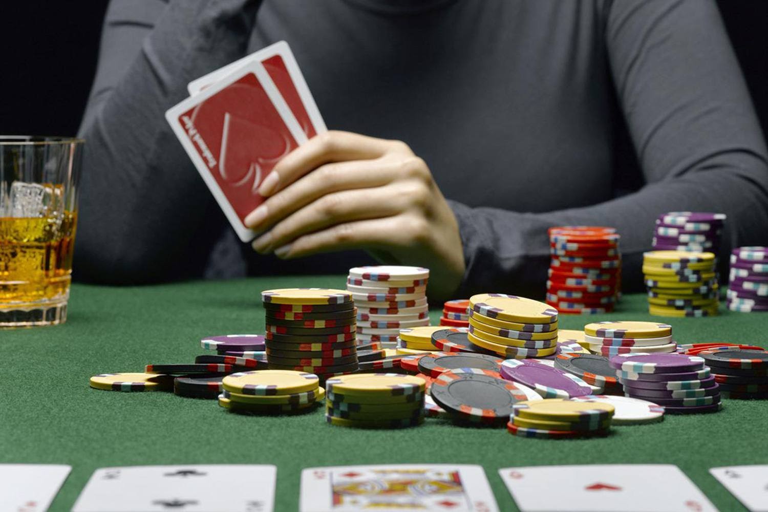 What are the additional methods that online poker sites are   rewarding players for their loyalty: Rakeback? post thumbnail image